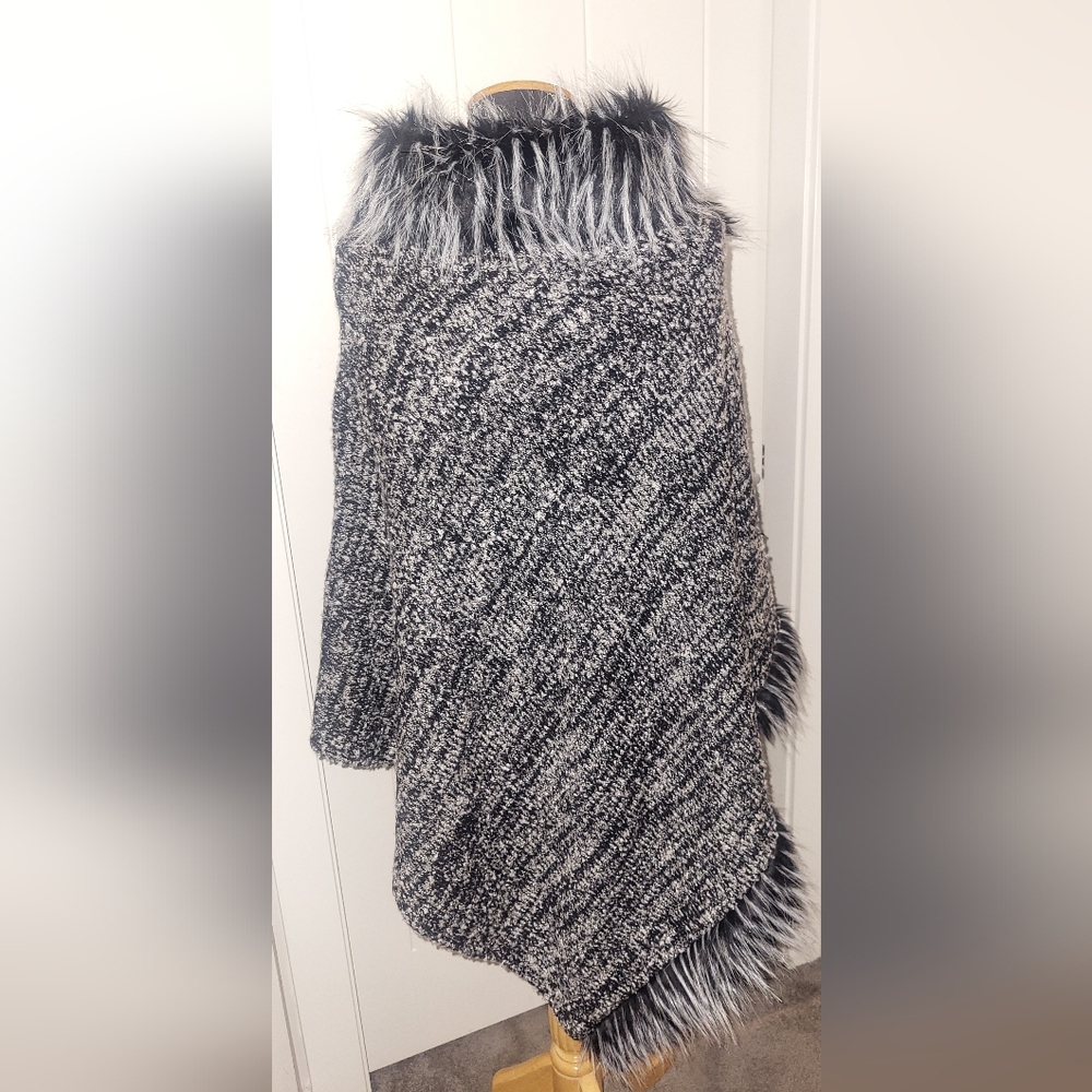 Papillon Black and White Furry Poncho - Picture 2 of 3